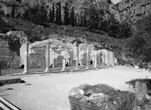 007.jpg:07. Delphi: Archaeological Site - Roman Agora