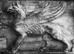 009.jpg:09. Delphi: Archaeological Museum - Gryps (detail of a sarcophagus)